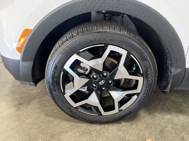 Certified 2024 Hyundai Santa Cruz Limited image 8