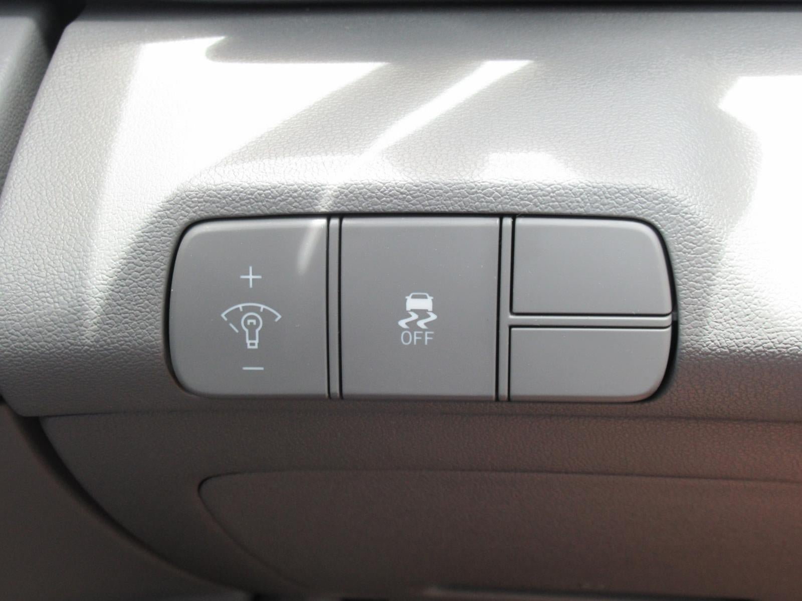 Used 2024 Hyundai Elantra SEL FWD image 21