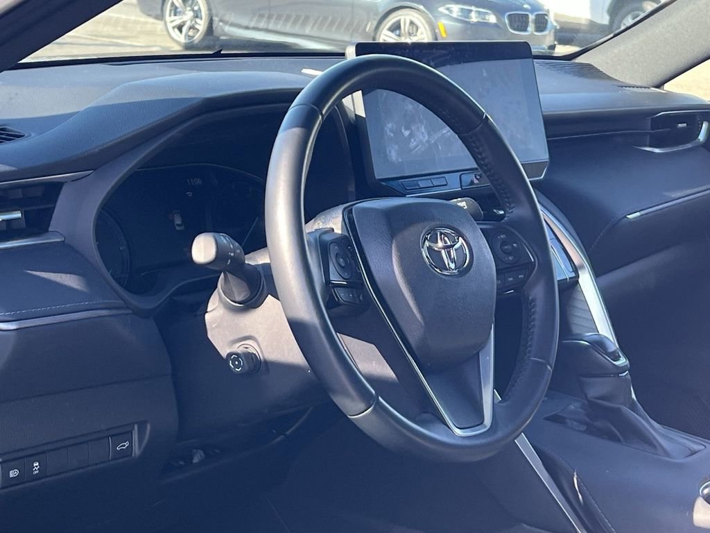 Used 2023 Toyota Venza Nightshade image 16