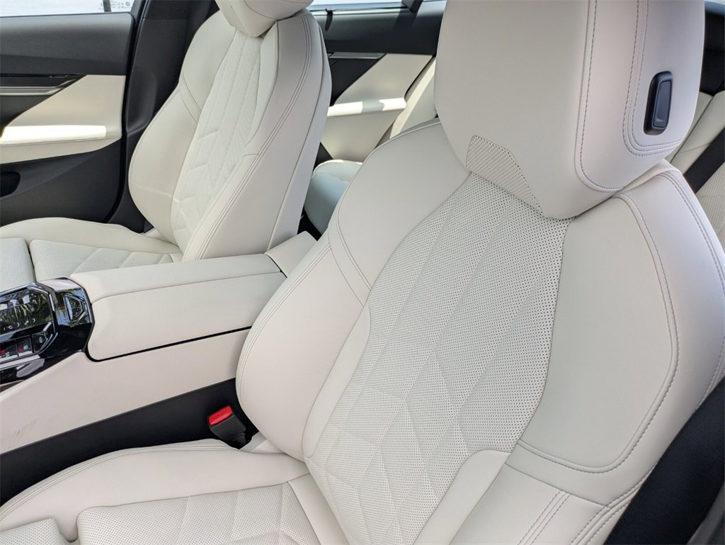 New 2026 BMW 530i w/ Executive Package image 13