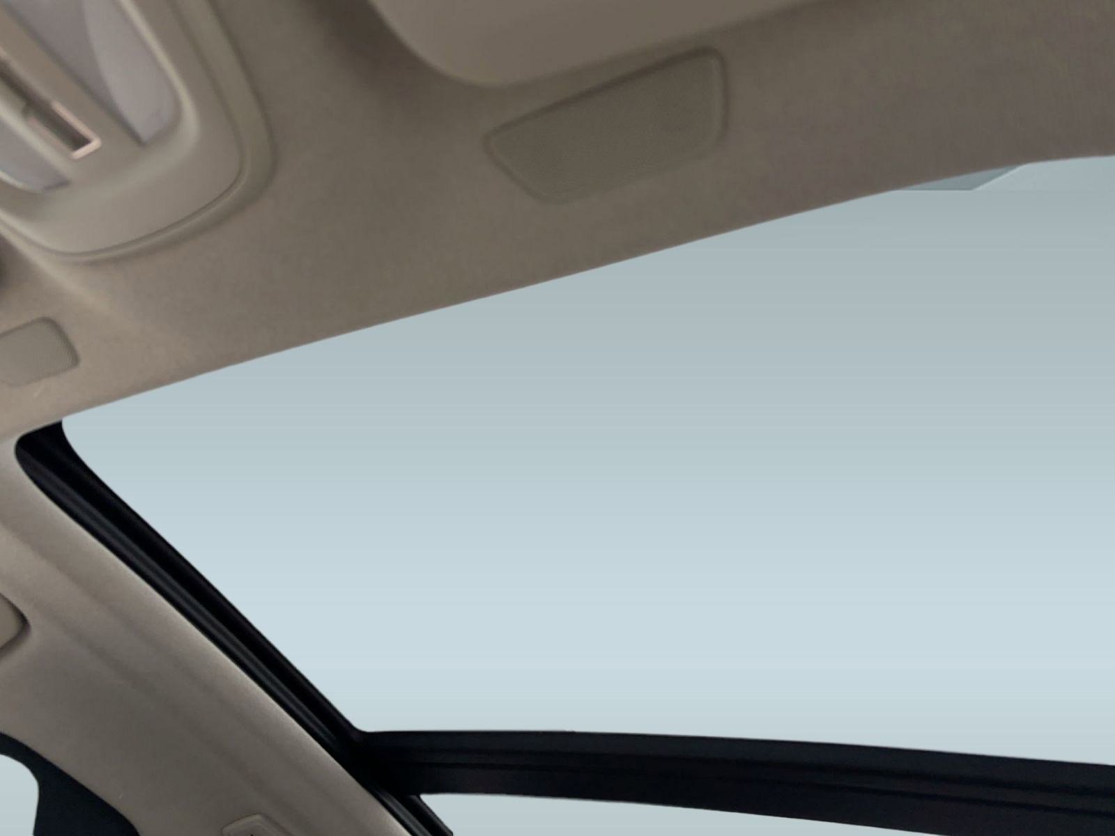 New 2026 Volvo XC40 B5 Ultra w/ Climate Package image 14