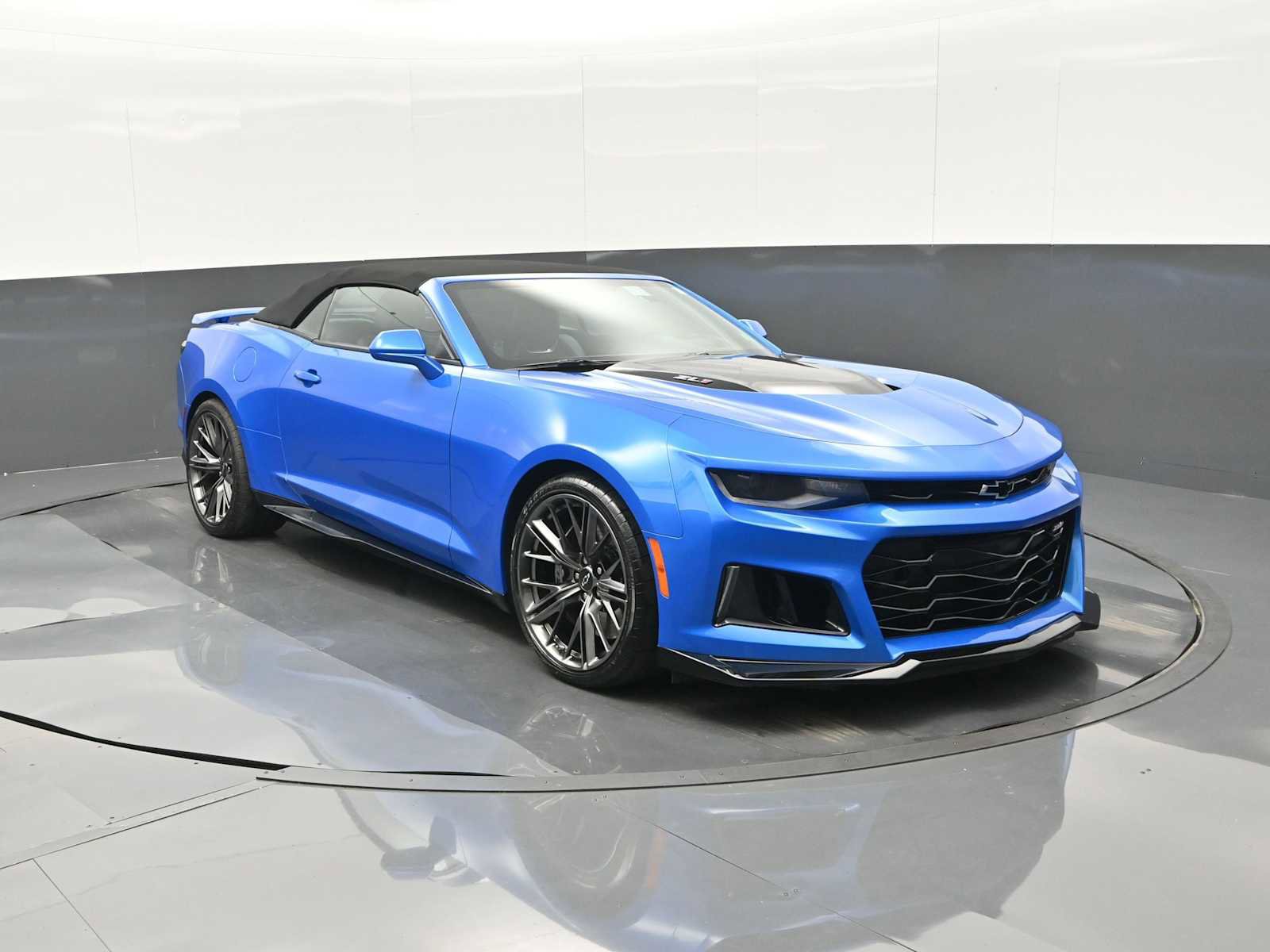 Used 2024 Chevrolet Camaro ZL1 image 2