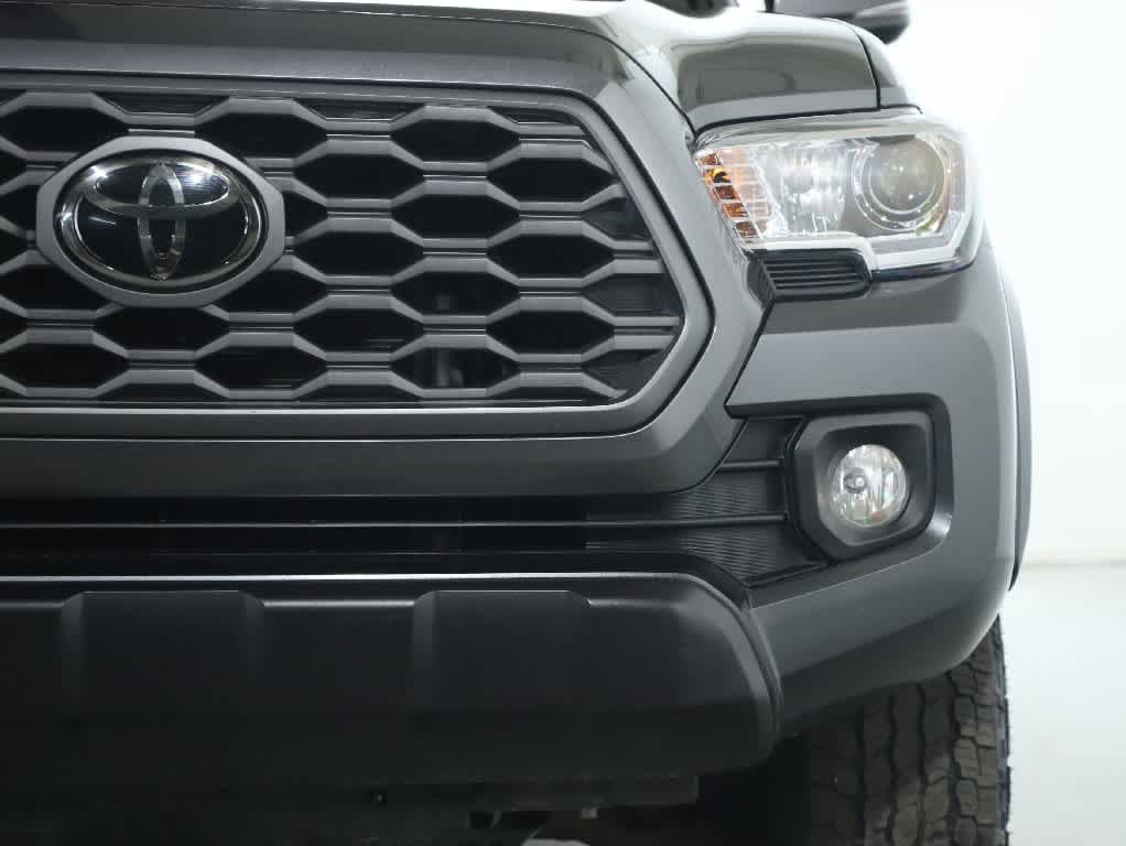 Certified 2022 Toyota Tacoma TRD Off-Road AWD/4WD image 7