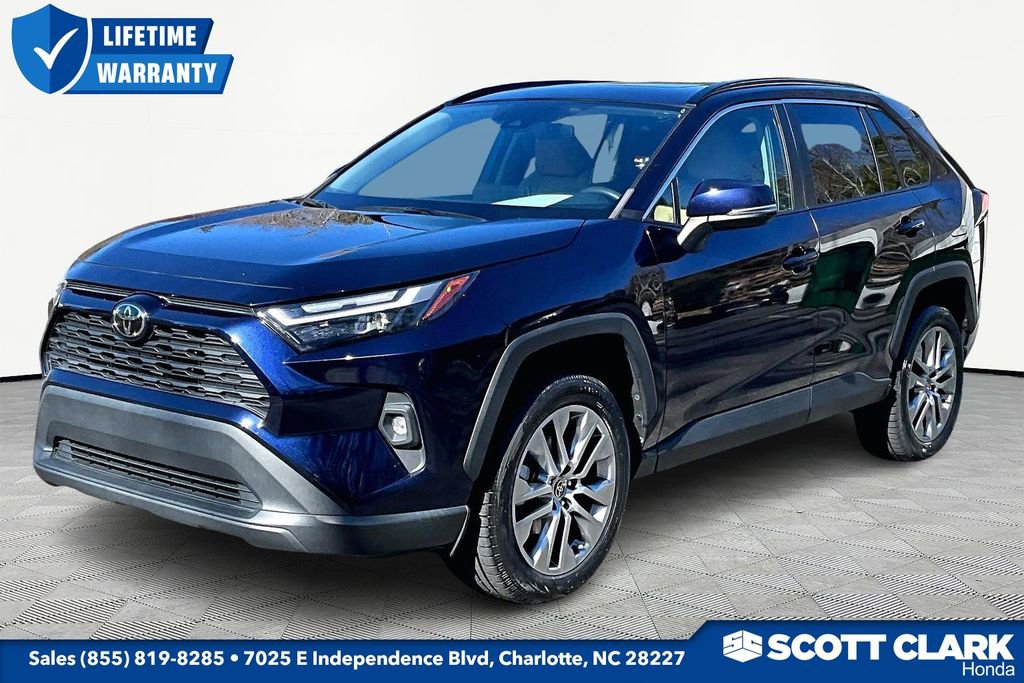 Used 2022 Toyota RAV4 XLE Premium image 3