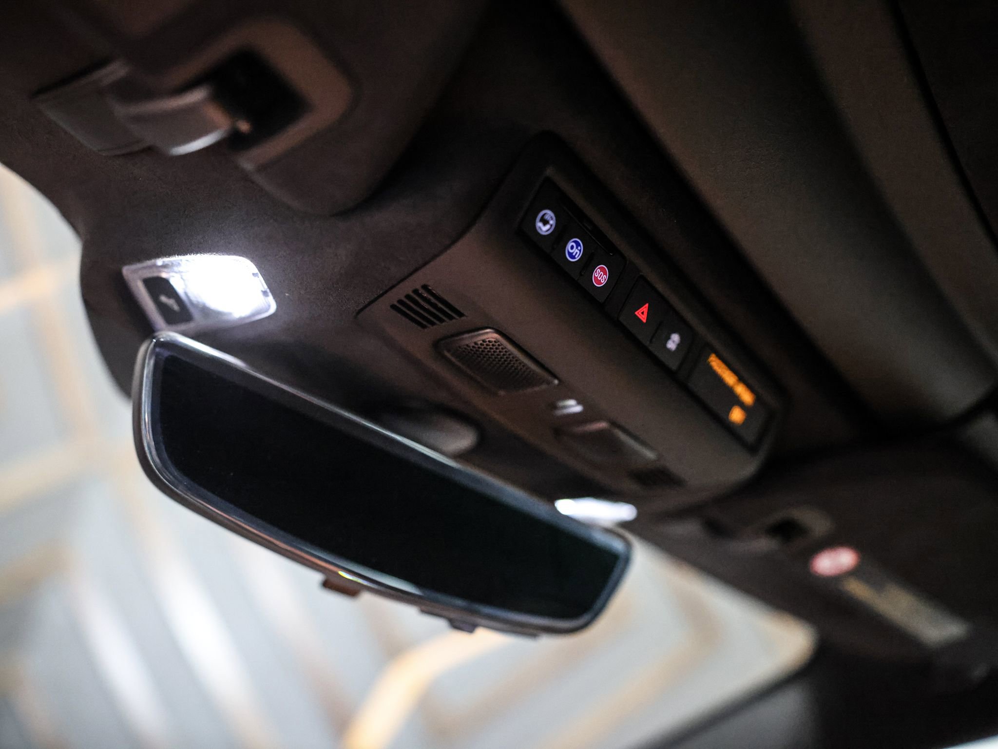 Used 2020 Chevrolet Corvette Stingray Premium Cpe w/ 3LT Preferred Equipment Group image 31