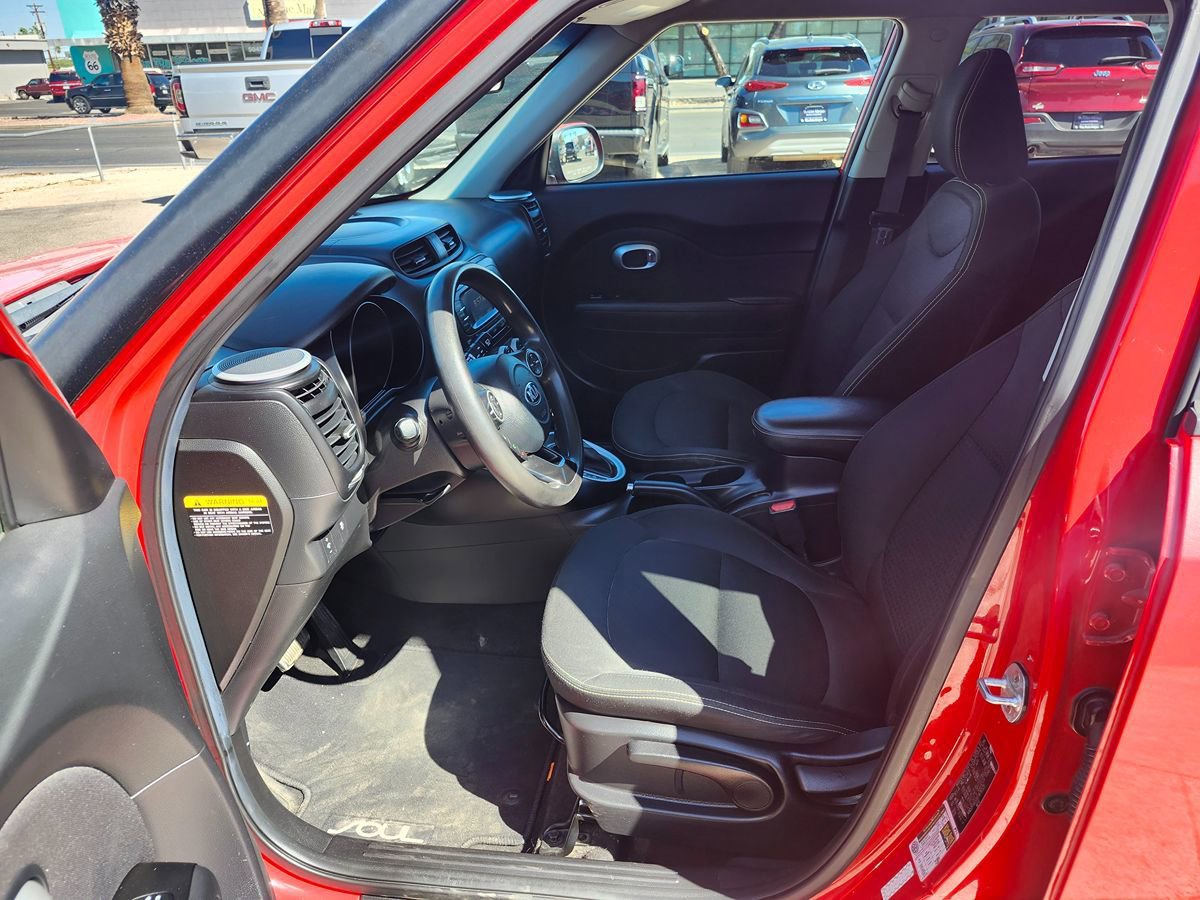Used 2016 Kia Soul + FWD image 13