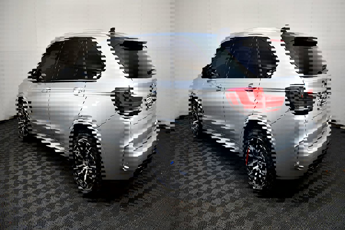 Used 2016 BMW X5 M image 11
