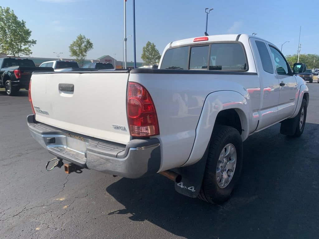 Used 2015 Toyota Tacoma 4x4 Access Cab w/ SR5 Package image 3