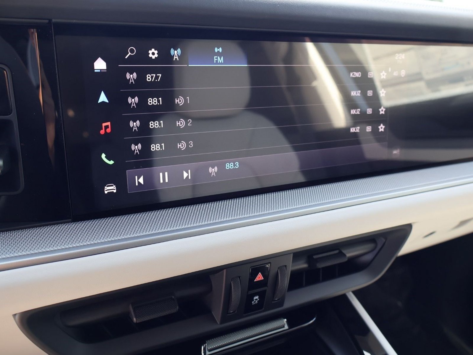 New 2026 Porsche Cayenne S AWD/4WD image 17