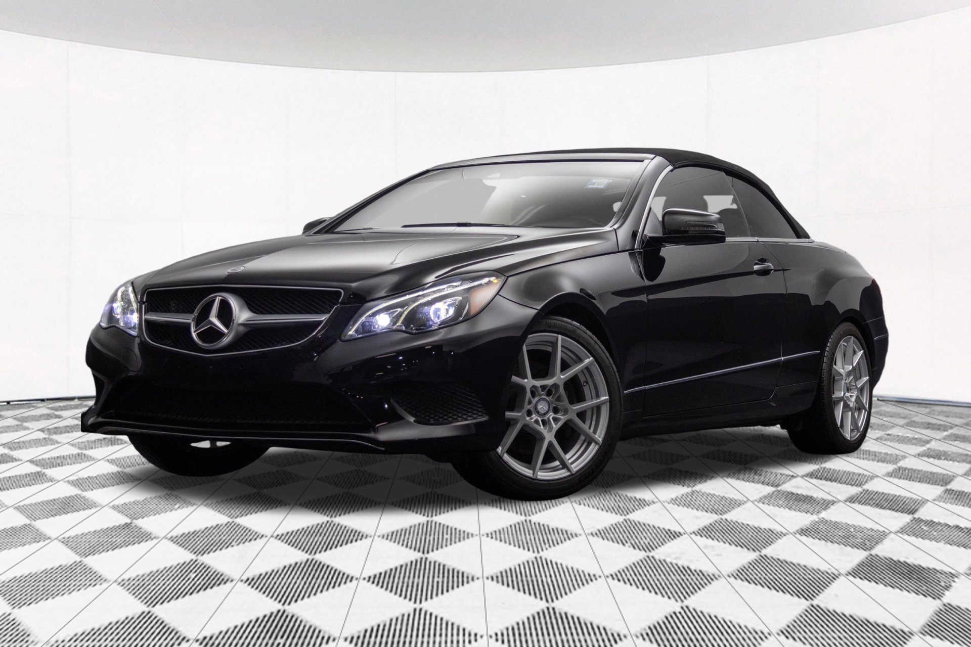 Used 2015 Mercedes-Benz E 400 Cabriolet w/ Premium 1 Package image 2