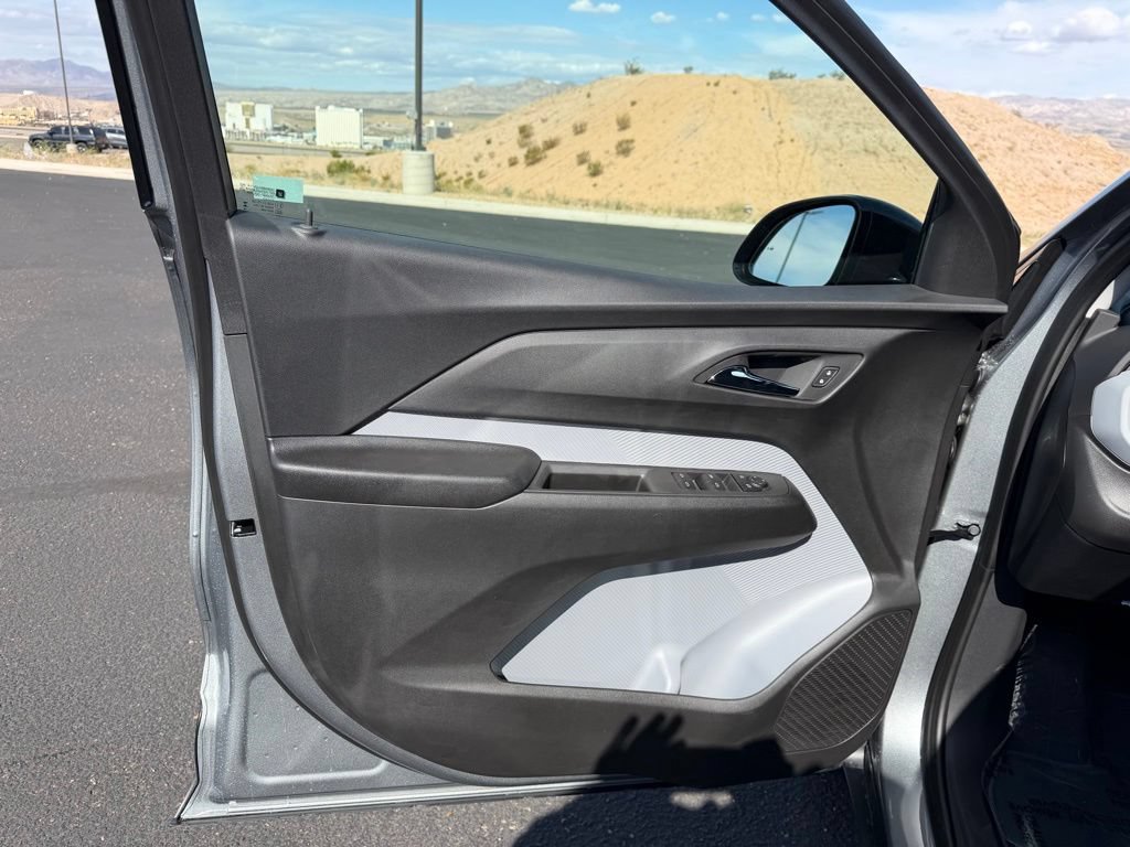 New 2027 Chevrolet Bolt LT w/ Comfort Package FWD image 19