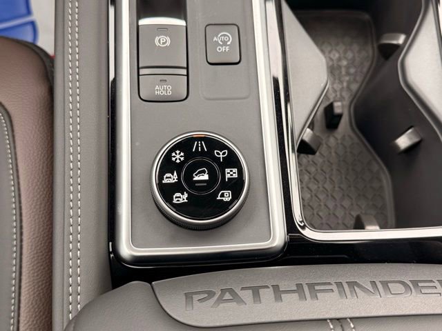 New 2026 Nissan Pathfinder Platinum image 31
