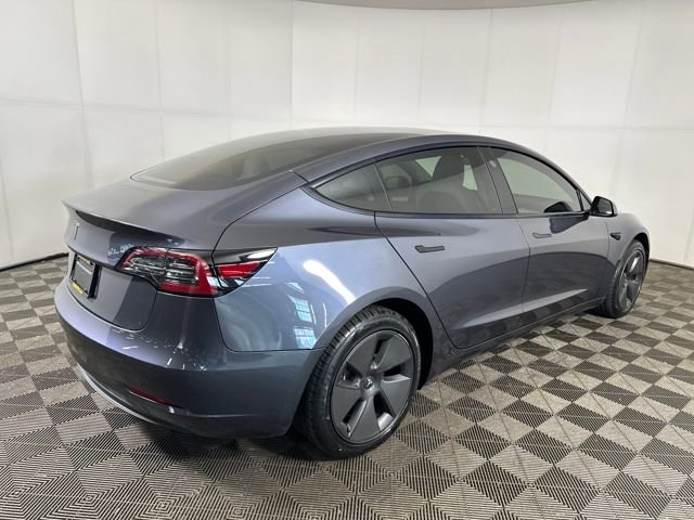 Used 2023 Tesla Model 3 Standard Range image 3