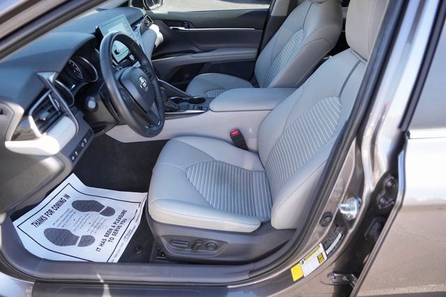 Used 2022 Toyota Camry SE image 9