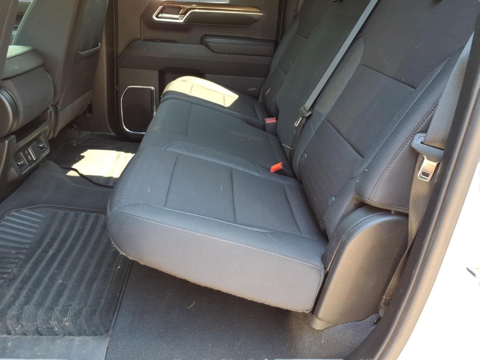 Used 2025 Chevrolet Silverado 1500 LT AWD/4WD image 8
