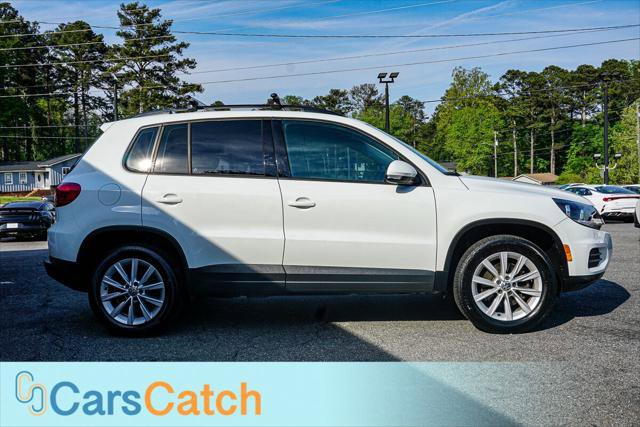 Used 2017 Volkswagen Tiguan Limited w/ Premium Package image 9