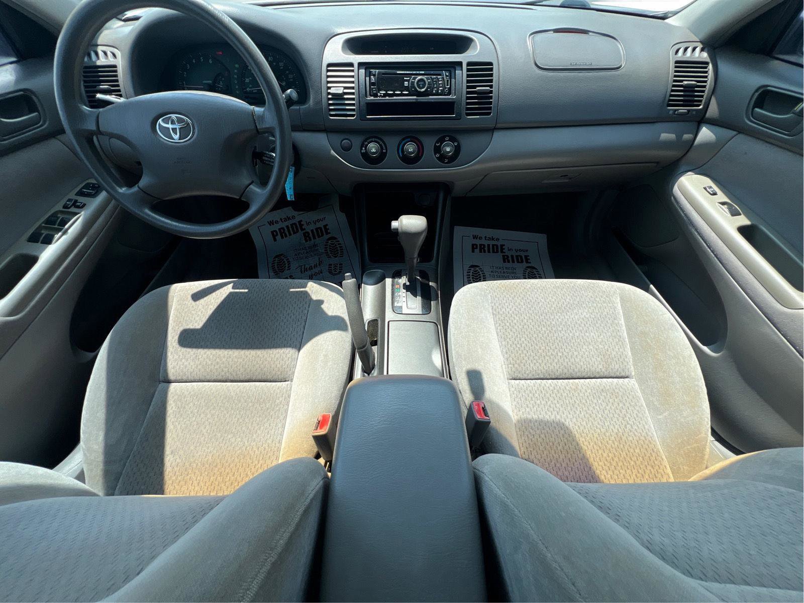 Used 2002 Toyota Camry LE FWD image 2