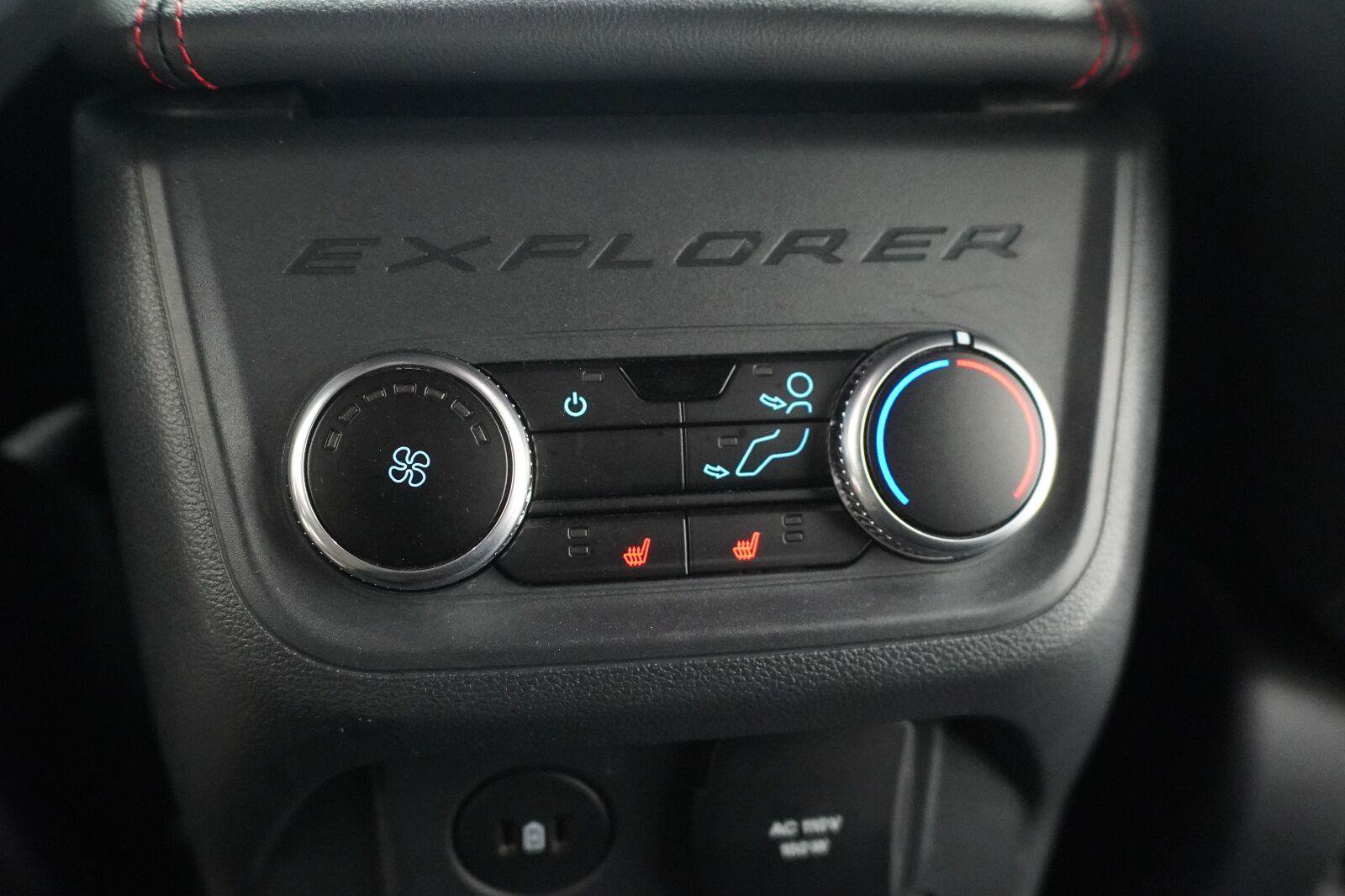 Used 2025 Ford Explorer ST-Line w/ Premium Package RWD image 27