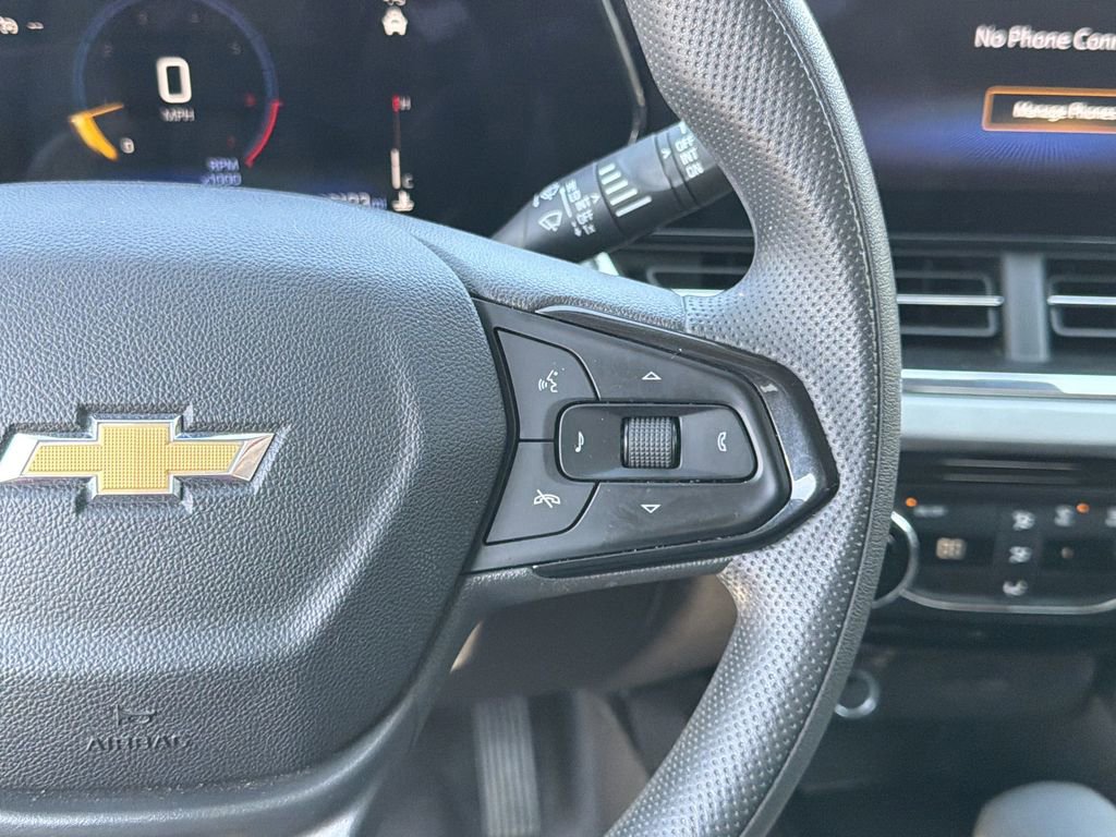 Used 2025 Chevrolet Trax LT image 27