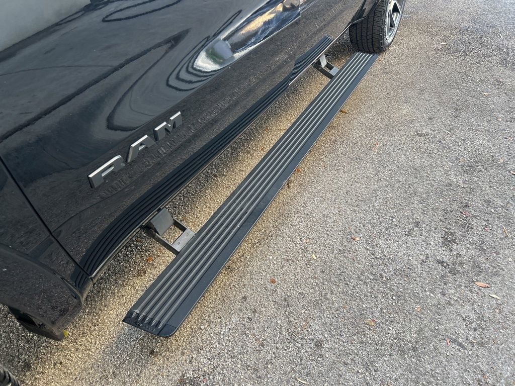 Used 2019 RAM 1500 Laramie image 17