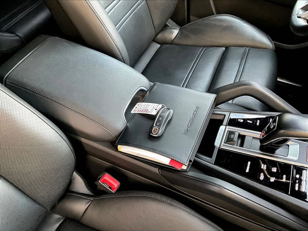 Certified 2023 Porsche Cayenne S Platinum image 16