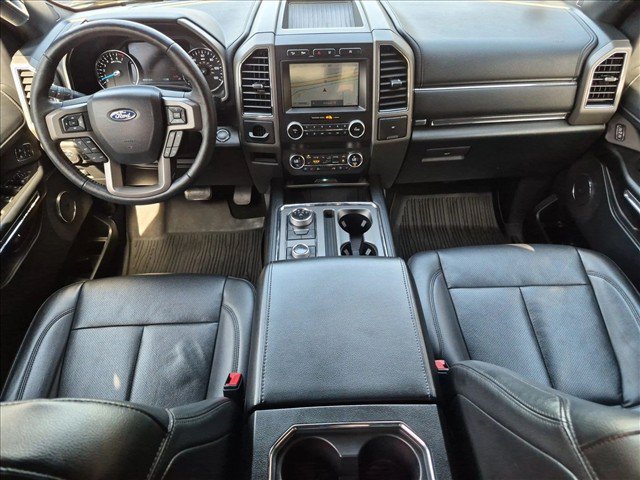 Used 2020 Ford Expedition XLT w/ Equipment Group 202A AWD/4WD image 18