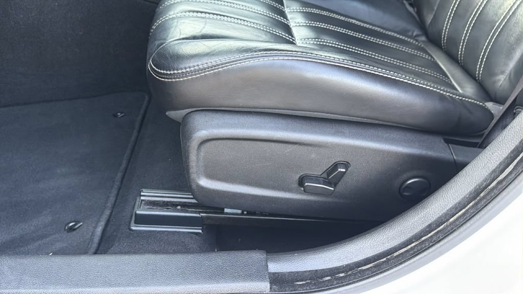 Used 2023 Chrysler 300 S RWD image 14