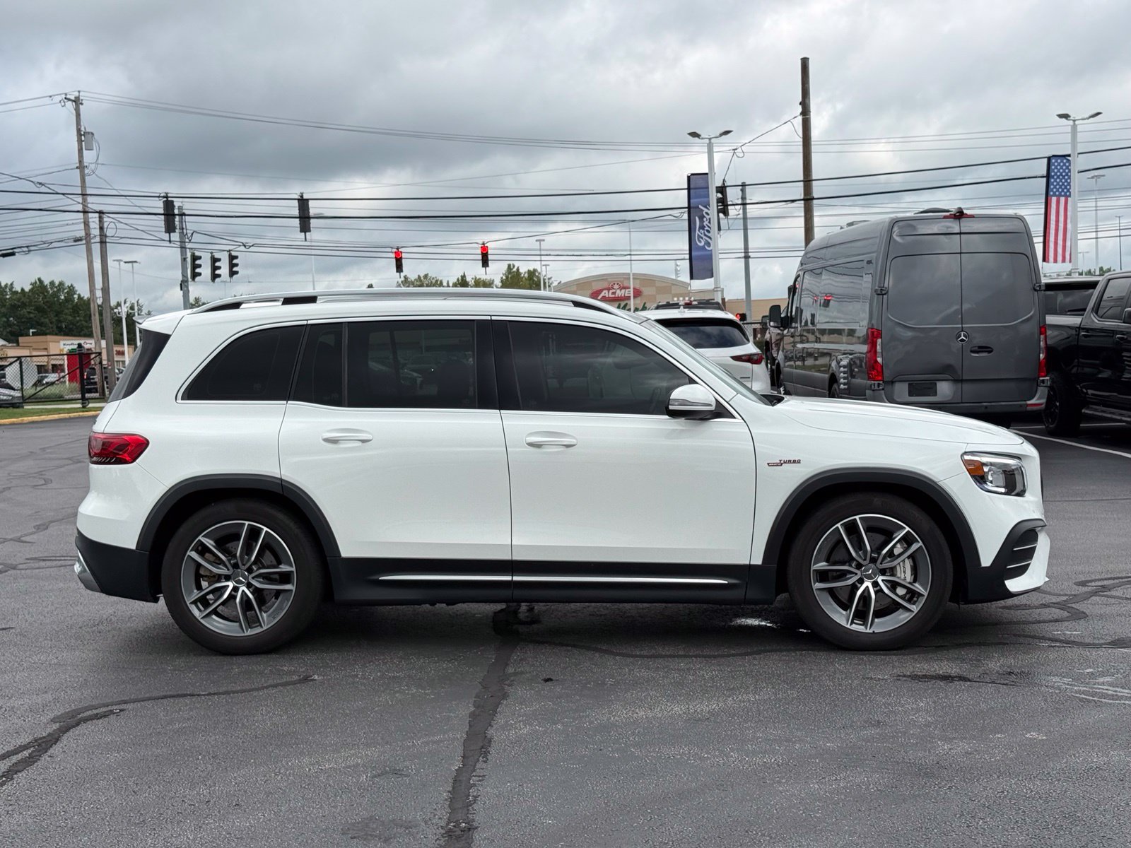 Used 2021 Mercedes-Benz GLB 35 AMG 4MATIC image 3
