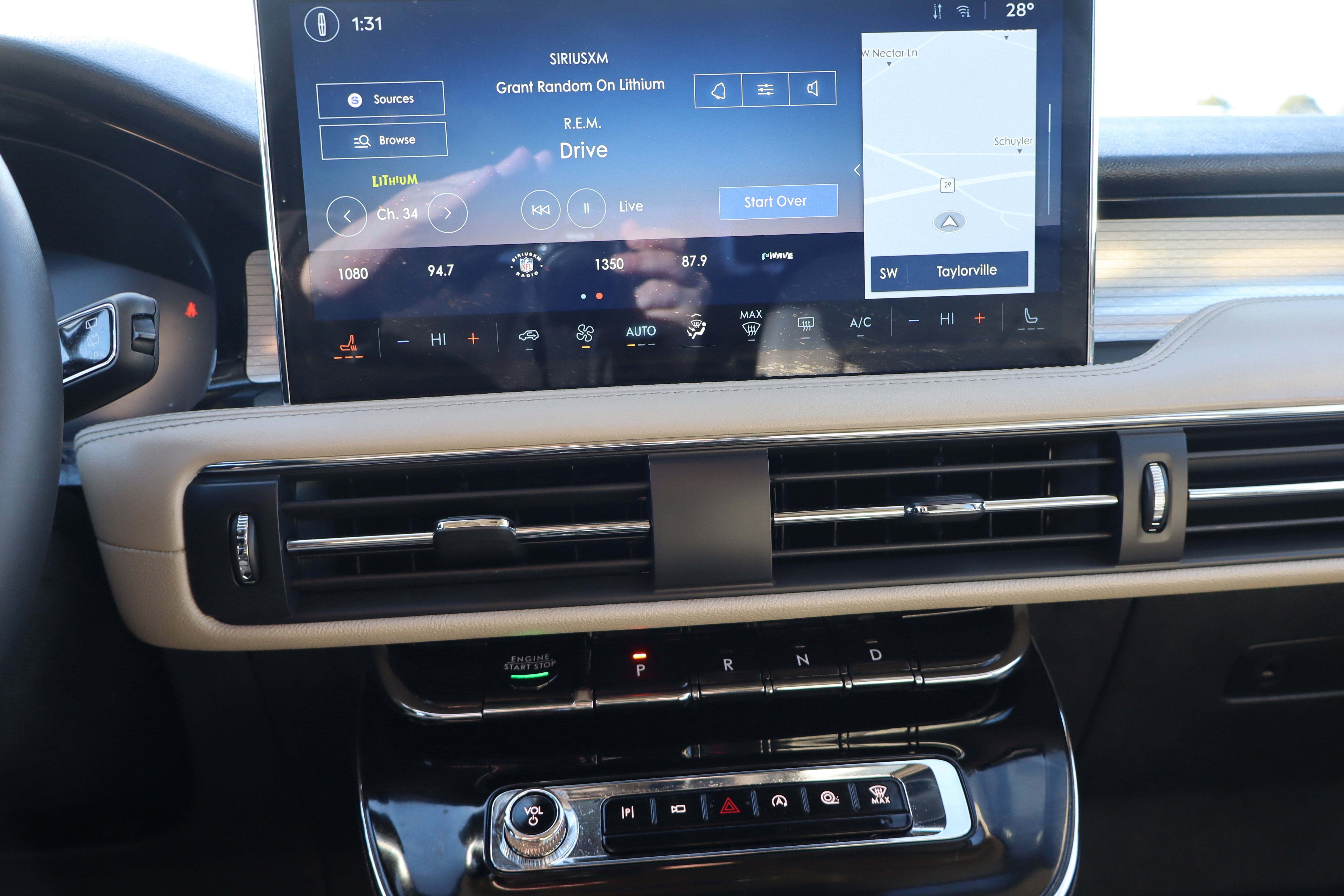 Used 2025 Lincoln Corsair FWD image 19