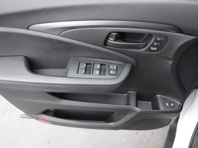 Used 2023 Honda Passport EX-L image 12