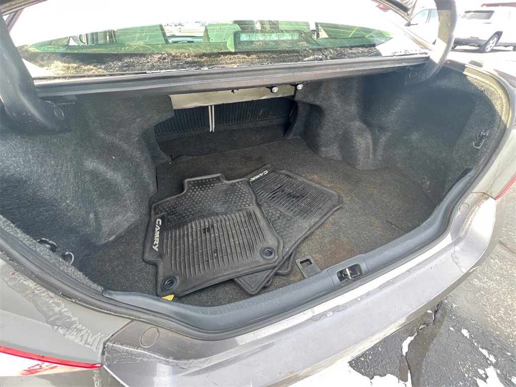 Used 2015 Toyota Camry XSE image 32