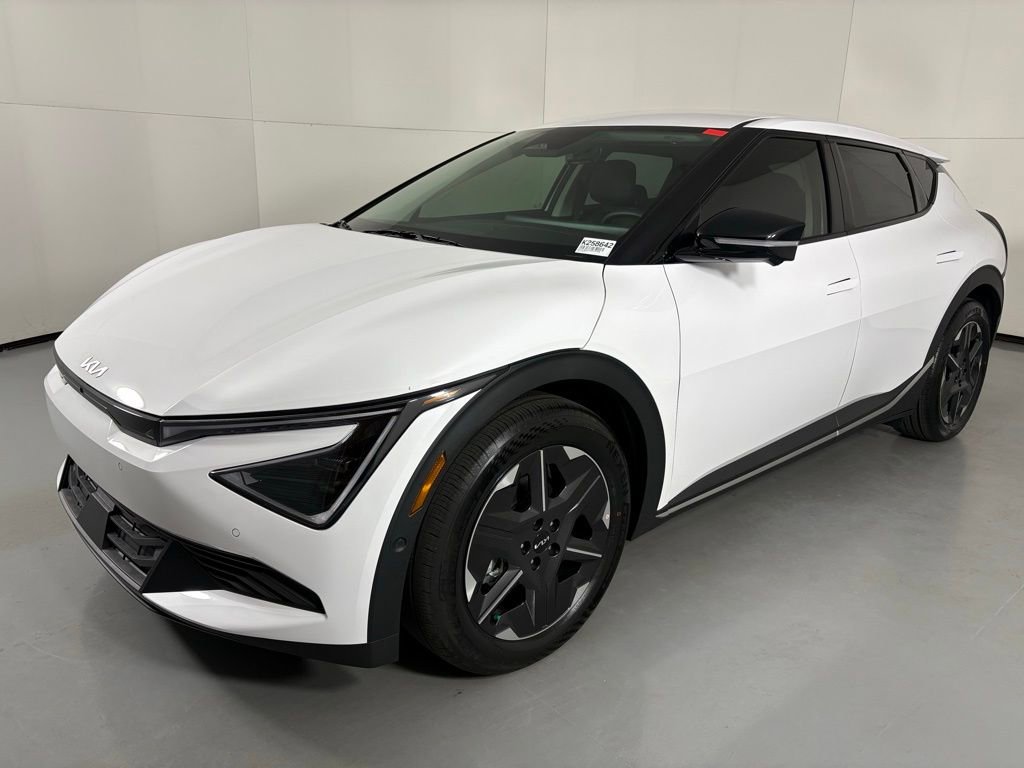 New 2025 Kia EV6 Light w/ Light LR Technology Package image 4