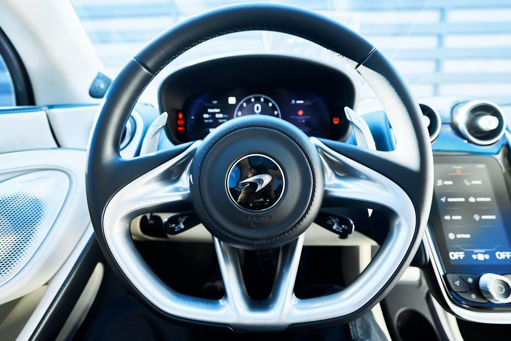 Used 2022 McLaren GT RWD image 47