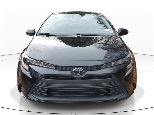 Used 2024 Toyota Corolla LE image 2