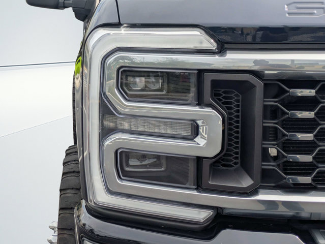 Used 2024 Ford F350 Platinum w/ FX4 Off-Road Package AWD/4WD image 9