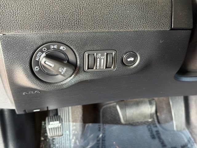 Used 2018 Chrysler 300 C w/ Safetytec Plus Group RWD image 19