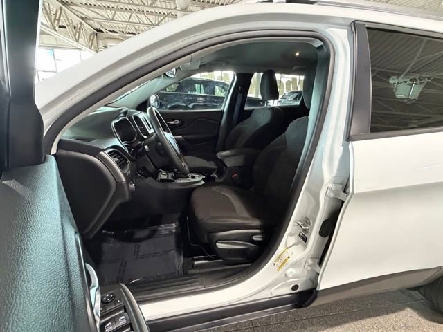 Used 2021 Jeep Cherokee Latitude FWD image 14