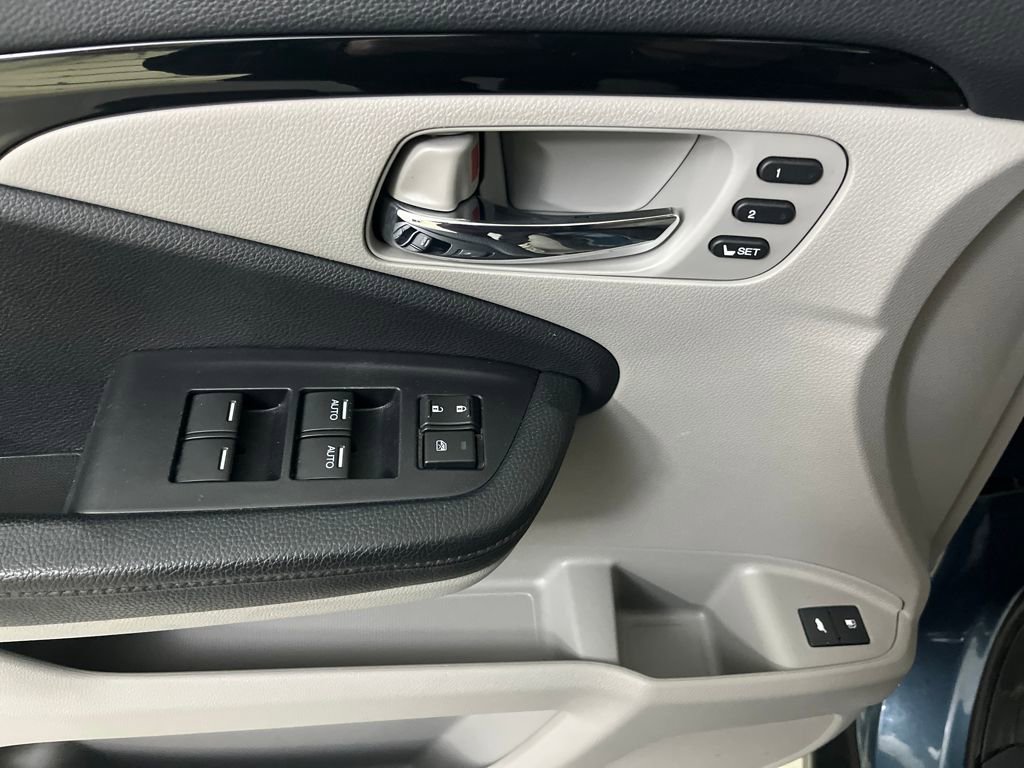Used 2018 Honda Pilot Elite image 52