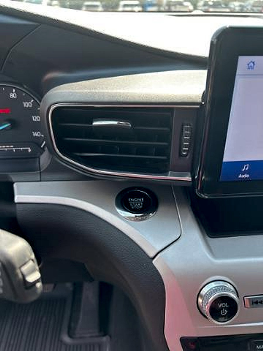 Used 2023 Ford Explorer XLT w/ Equipment Group 202A image 17