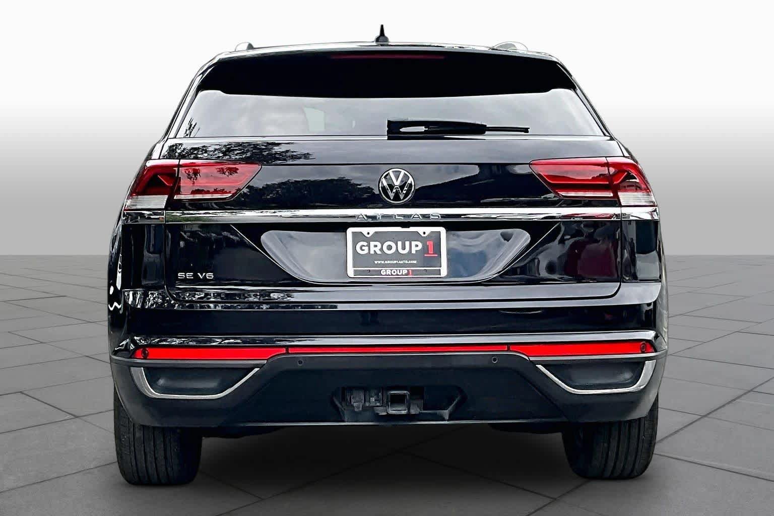 Used 2023 Volkswagen Atlas Cross Sport SE w/ Panoramic Sunroof Package FWD image 5