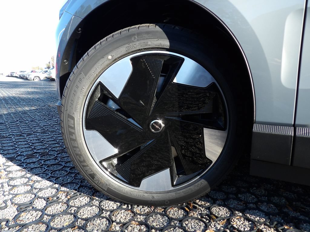 New 2026 Volvo EX30 Plus w/ Protection Package Premier AWD/4WD image 27