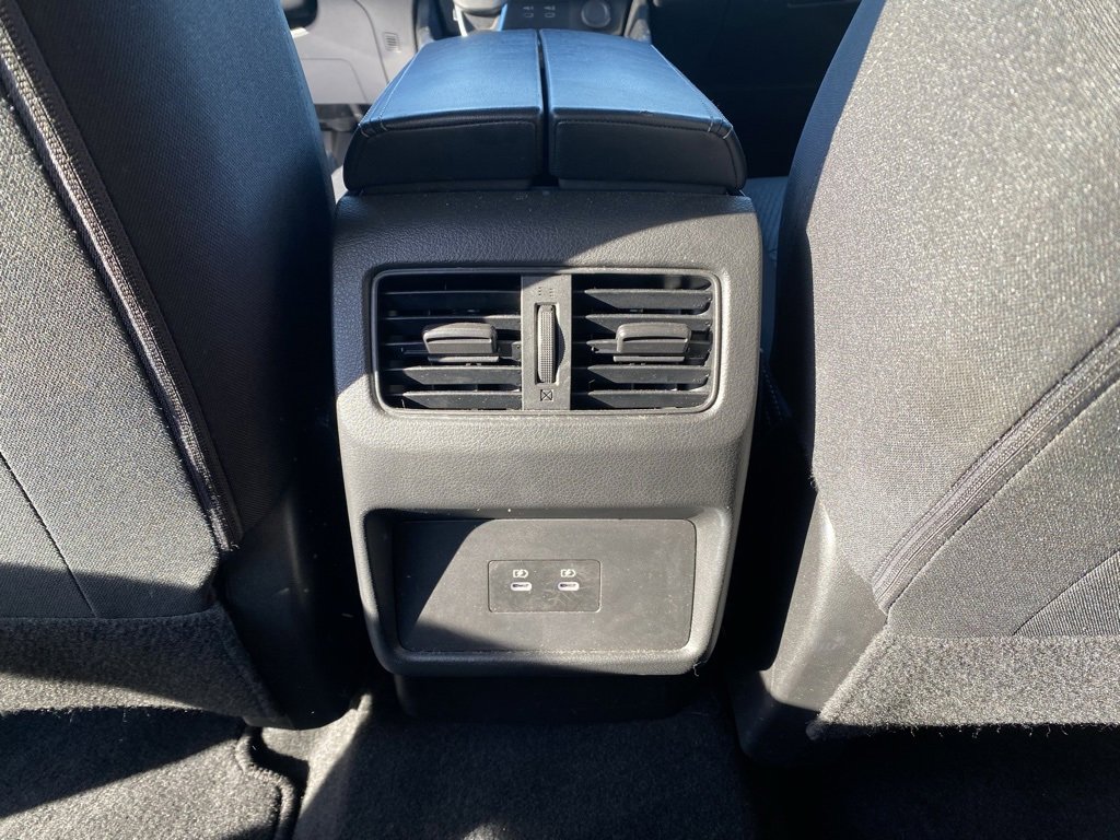 Used 2024 Nissan Rogue SV image 29