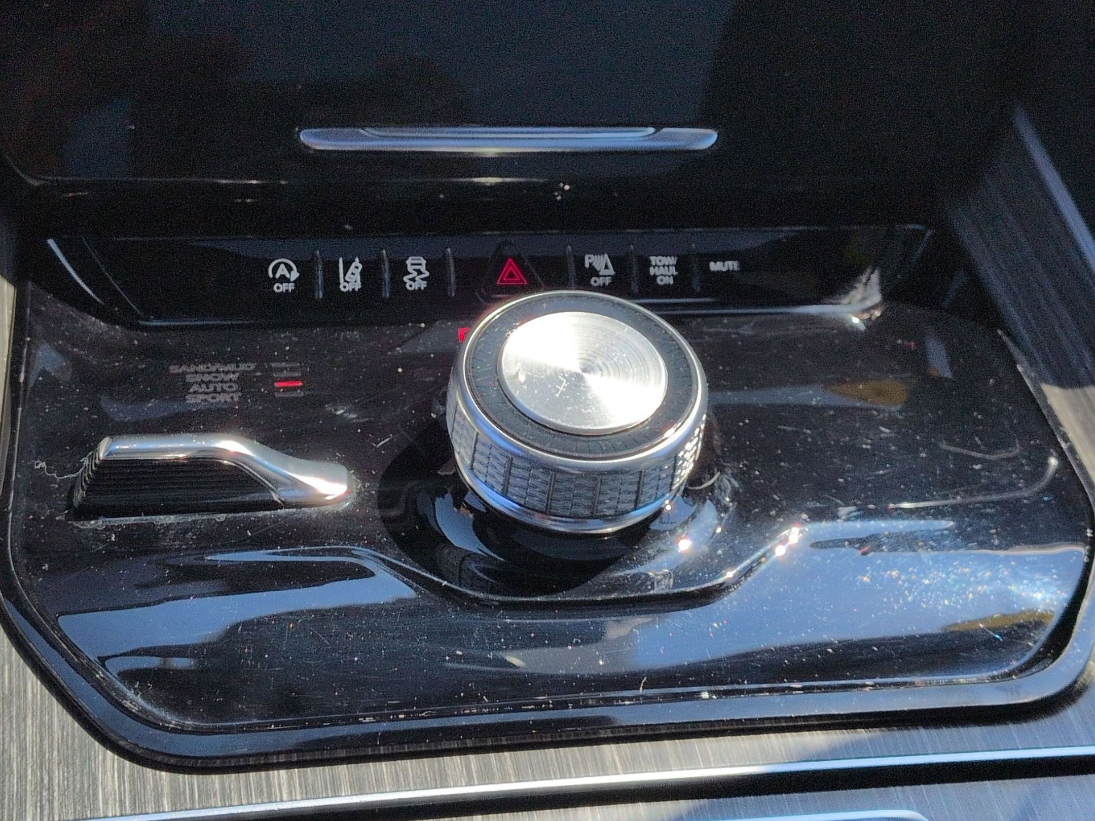 Certified 2024 Jeep Wagoneer L Series II w/ Premium Group I image 15