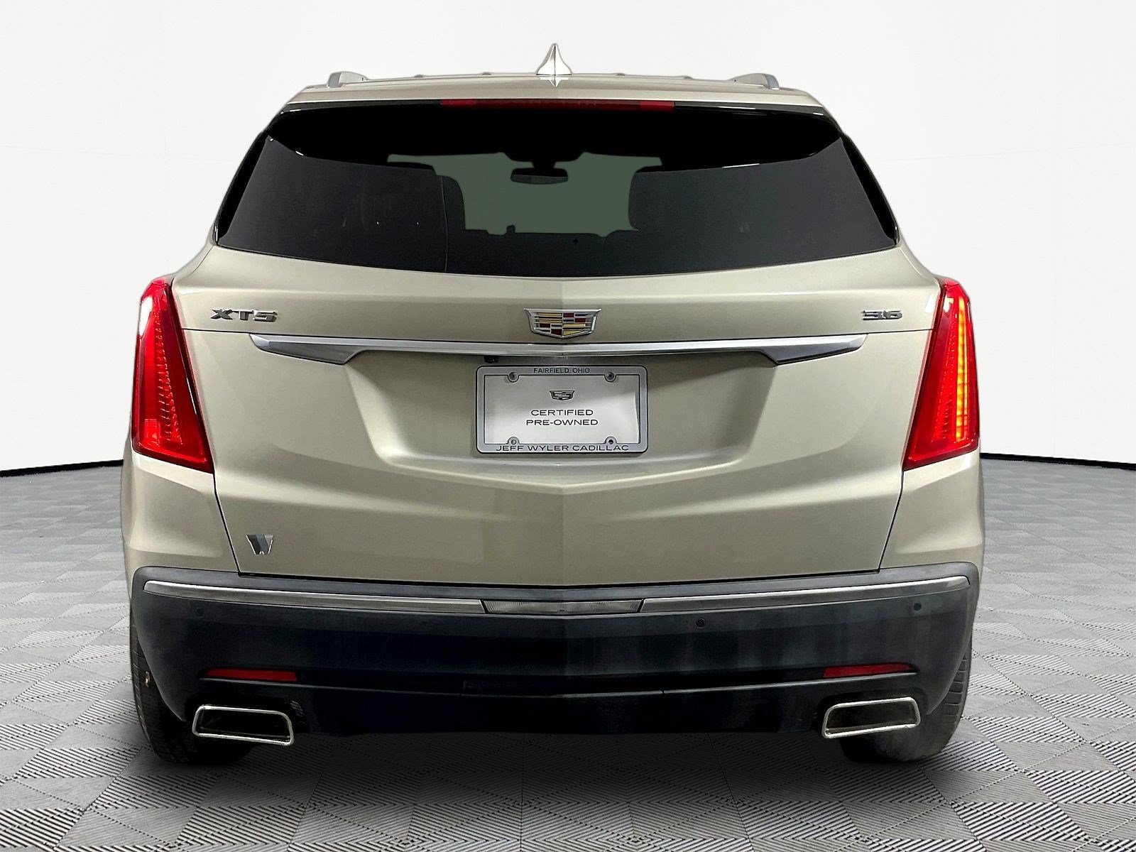 Used 2017 Cadillac XT5 FWD image 5