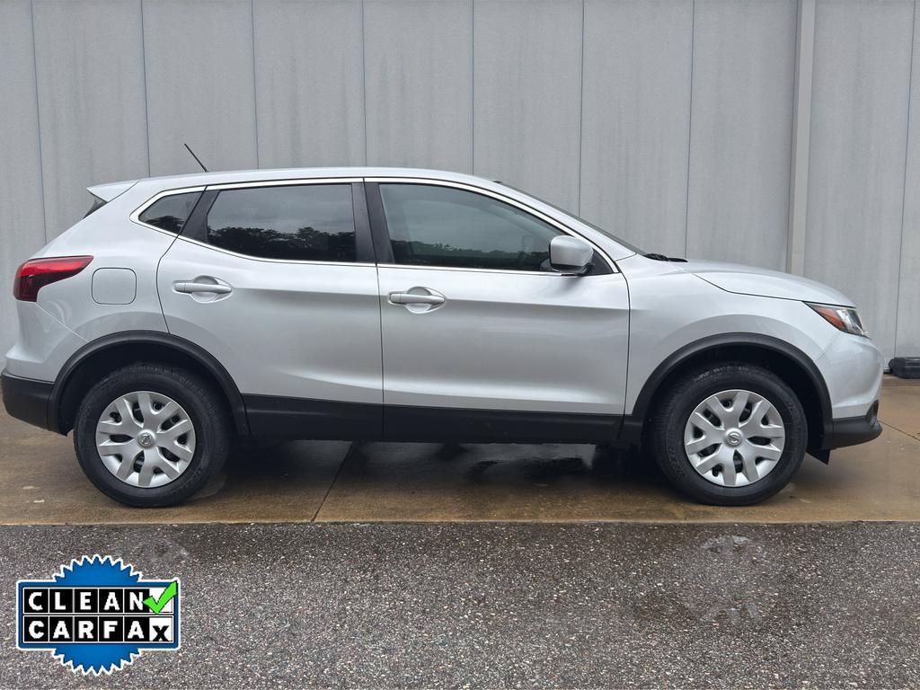 Used 2019 Nissan Rogue Sport S FWD image 2
