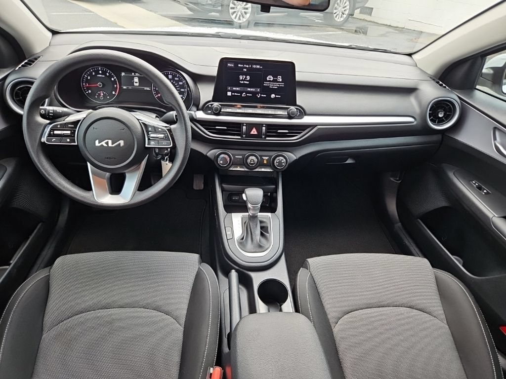 Used 2024 Kia Forte LXS w/ LXS Technology Package FWD image 24