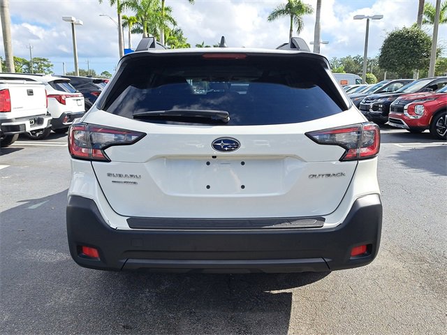 Used 2023 Subaru Outback Premium image 5
