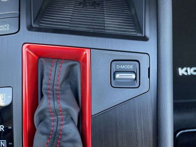 New 2025 Nissan Kicks SR image 24