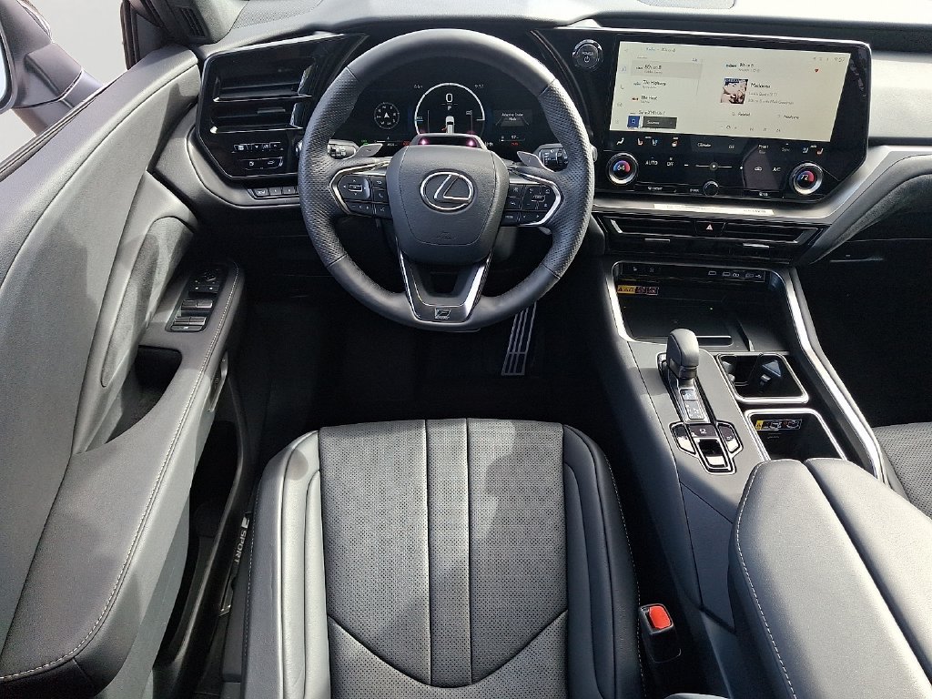 Certified 2026 Lexus TX 500h AWD w/ Technology Package image 13