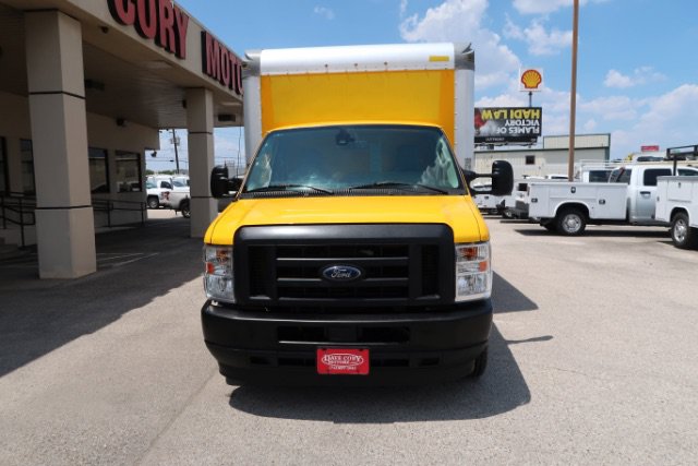 Used 2022 Ford E-350 and Econoline 350 Super Duty RWD image 2